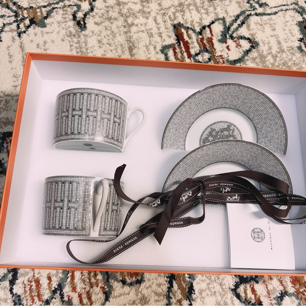 hermes tea cup and saucer set